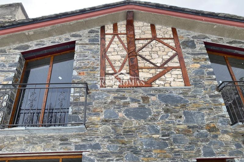 Foto f87635a0-b1f9-4e27-b359-5feb64e51b8e. Chalet  nuevo 3 hab. con garaje para comprar en meritxell en Canillo