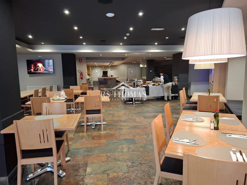 Foto 208c44a3-b5ac-41bc-9cd6-ccf14e3bb4c4. Alquiler local comercial restaurante reformado con terraza para alquilar en Encamp