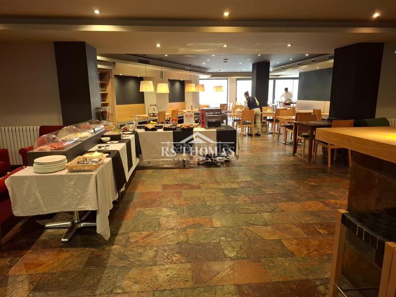 Foto 2f162937-64b7-4477-8643-c99750ad7775. Alquiler local comercial restaurante reformado con terraza para alquilar en Encamp