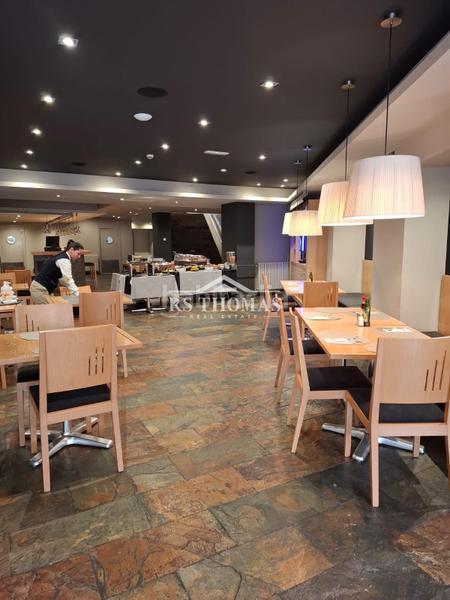 Foto 5dd0ffa9-b2ed-4d3a-8a11-7f2b213587b7. Alquiler local comercial restaurante reformado con terraza para alquilar en Encamp