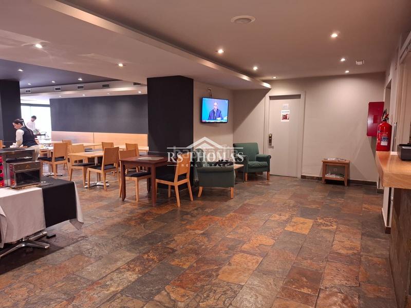 Foto 7a680233-09e2-4c7f-b0a9-c30280a46ee7. Alquiler local comercial restaurante reformado con terraza para alquilar en Encamp