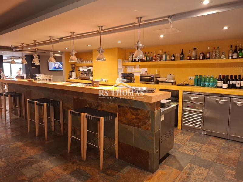 Foto 8fb5865f-6f00-463e-b9c4-692a13f24d50. Alquiler local comercial restaurante reformado con terraza para alquilar en Encamp