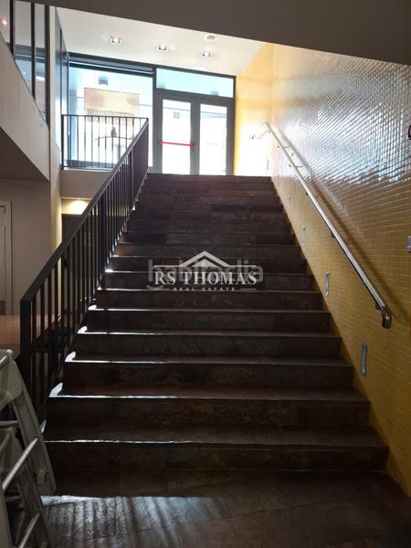 Foto a14bb0b6-1378-4917-9db8-fafd62e85b5f. Alquiler local comercial restaurante reformado con terraza para alquilar en Encamp