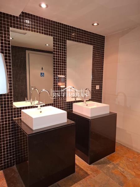 Foto d288e5b2-e184-42e3-bdb8-155125bf3d22. Alquiler local comercial restaurante reformado con terraza para alquilar en Encamp