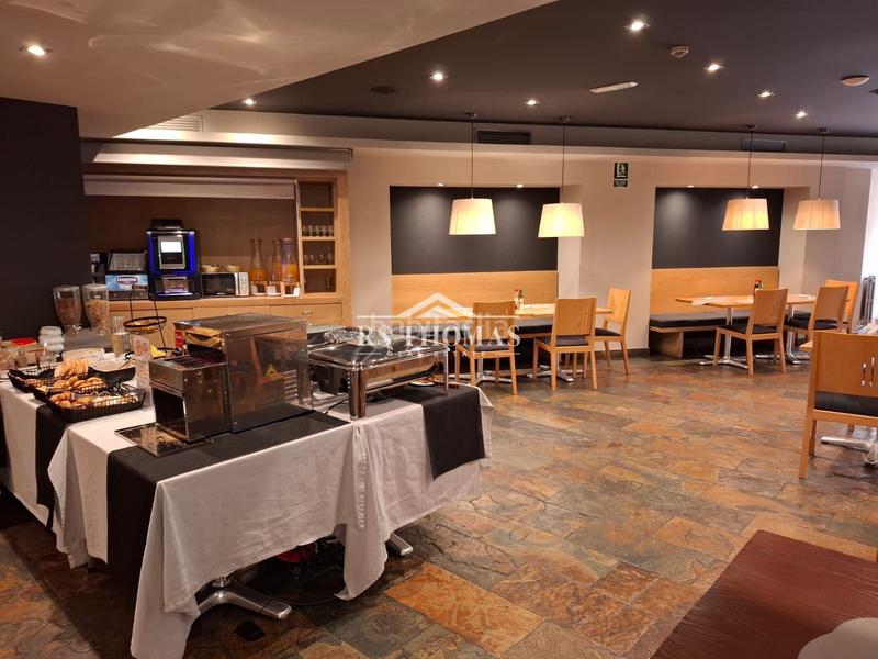 Foto d32407df-35a2-40f7-93d3-187b4f02644c. Alquiler local comercial restaurante reformado con terraza para alquilar en Encamp