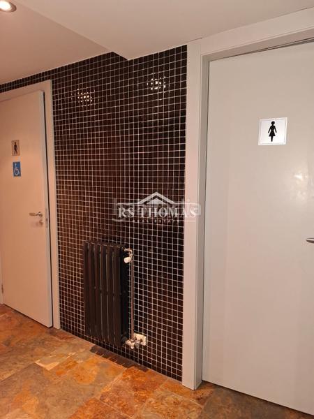Foto fe1c62a7-56c9-4e10-a764-33caa6de3272. Alquiler local comercial restaurante reformado con terraza para alquilar en Encamp