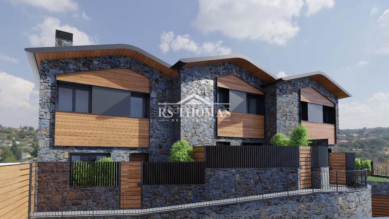Foto ef266b25-ae27-410b-85ab-731f5c1f2408. Casa adosada  obra nueva con jardín para comprar en incles en Canillo