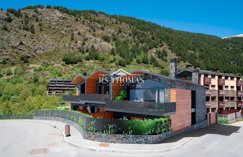 Foto 101c58c8-5713-41d7-a70d-9b9f2a765d6f. Casa a schiera con parcheggio in Soldeu-Incles Canillo