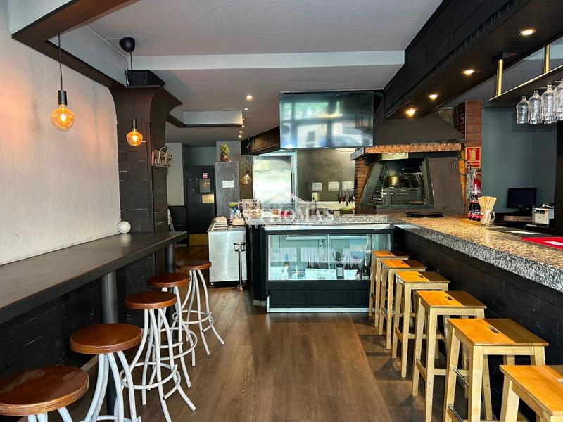 Foto 4714f7e1-5165-4d73-b8b2-d1e0e92d3d17. Alquiler local comercial restaurante en traspaso en Encamp