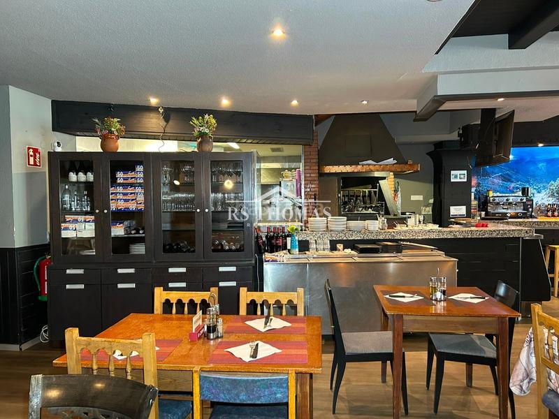 Foto 958f2bd8-2cf5-4684-8f3f-3cf61c24c2fe. Alquiler local comercial restaurante en traspaso en Encamp