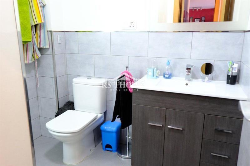 Foto 16861d22-f134-4fa7-b8d1-f8a59ad15b45. Piso  de dormitorios y terraza para comprar en Encamp