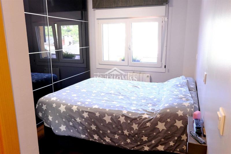 Foto 3771db61-3940-4d3d-a1eb-b3208bf8225c. Piso  de dormitorios y terraza para comprar en Encamp
