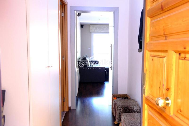 Foto 412b8d81-dae8-4f40-8593-0574130e86c5. Piso  de dormitorios y terraza para comprar en Encamp
