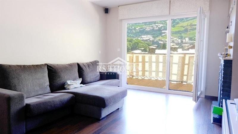 Foto 8c420c72-3a25-438a-b73e-d0738aeefb0d. Piso  de dormitorios y terraza para comprar en Encamp