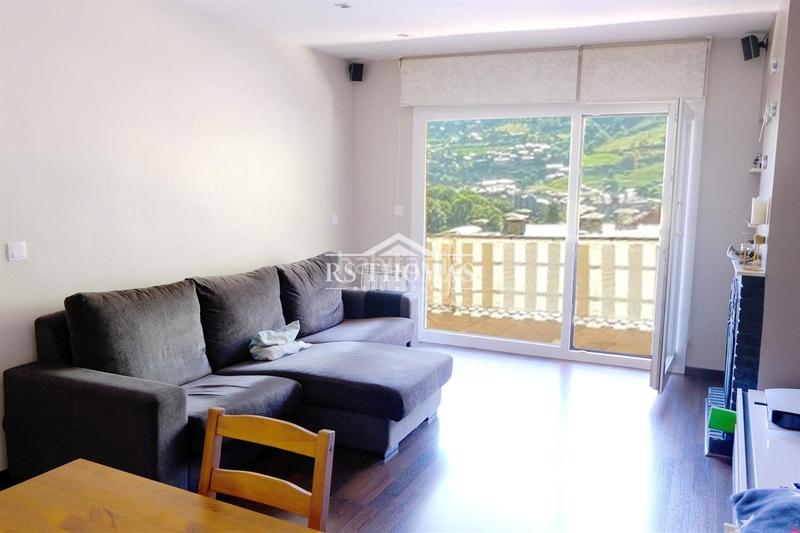 Foto 96f84a01-1cb7-46bc-bbe0-b2a8a86381af. Piso  de dormitorios y terraza para comprar en Encamp