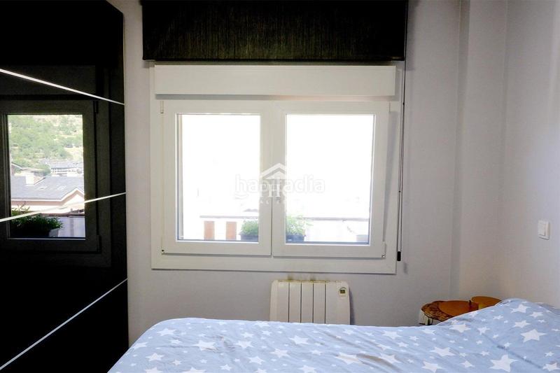 Foto d33afe6a-c640-4024-9c55-d9339560fb18. Piso  de dormitorios y terraza para comprar en Encamp