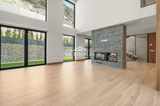 Casa adossada a Pal-Xixerella. Chalet exclusivo para comprar en pal