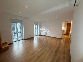 Miete Dachwohnung in Els Vilars d´Engordany. Ático dúplex para alquilar en el centro de andorra con terraza