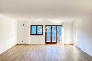 Etagenwohnung in El Forn-Prats-Meritxell. Becaina tercera planta a  bloque a