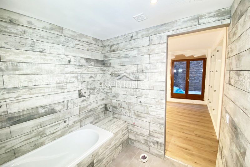 Foto df08430c-5bbe-4fa3-84b4-ee4d56c030c6. Pis amb aparcament a El Forn-Prats-Meritxell Canillo