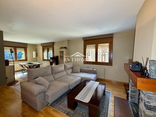 Etagenwohnung in Arinsal-Erts. Piso para comprar en arinsal con chimenea y dos dormitorios