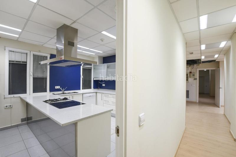 Foto 87f413a7-3cd4-4a3a-9f99-07b9a4a86c51. Oficina  con posibidad de cambio de uso a viviendas. calle narvaez al lado del retiro en Madrid