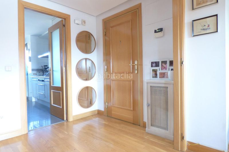 Foto 519a8bc5-e7d5-4ba9-9c80-7f8ece9479f5. Miete dachwohnung mit heizung parking pool in Monte el Pilar Majadahonda