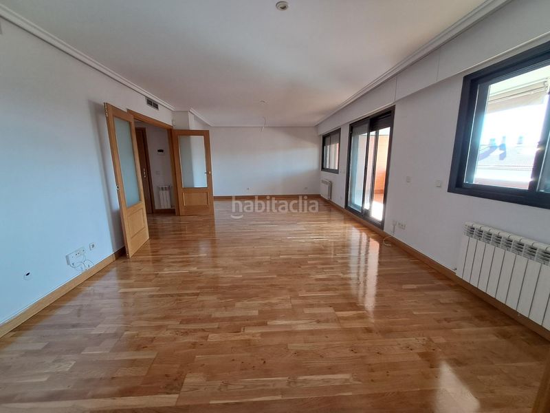 Foto aed95b80-910c-4a48-97d1-b17929cae4ce. Miete dachwohnung mit heizung parking pool in Monte el Pilar Majadahonda