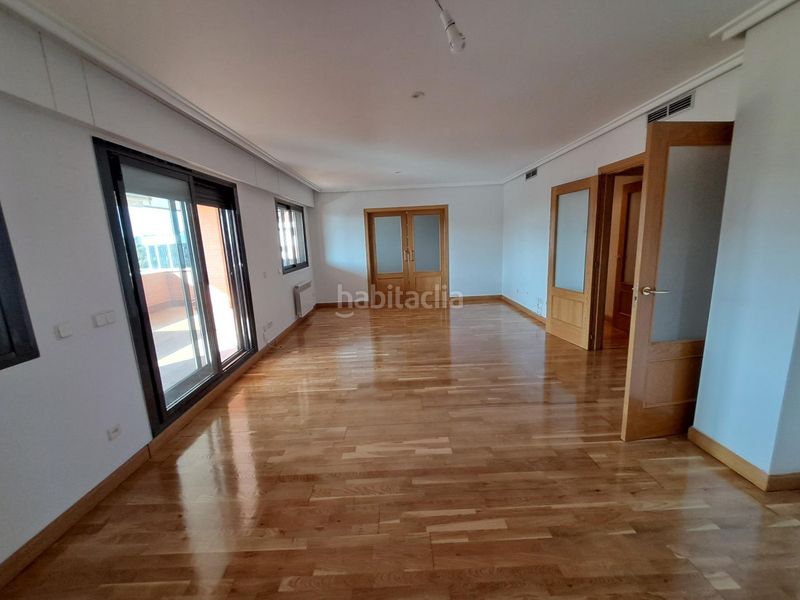 Foto cf79cbb9-e271-4c59-9531-e2f3284d8eb7. Miete dachwohnung mit heizung parking pool in Monte el Pilar Majadahonda