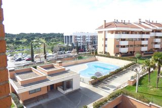 Miete Dachwohnung  Calle rosales. Maravilloso duplex ático con terraza y vistas al monte del pilar