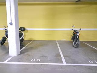 Car parking in Calle de la Isla de Oza