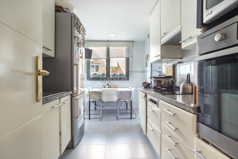 Foto c6327e84-288b-4a83-bd22-a2b8d7715323. Appartamento con riscaldamento parcheggio piscina in La Moraleja