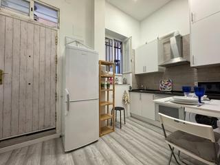 Pis  Calle lopez de hoyos. Acogedor piso de una habitación, para entrar a vivir en calle ló