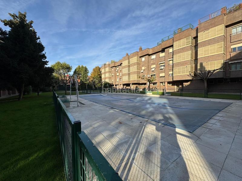 Foto 68fd7e4f-6753-4940-aa7e-a6506a556570. Affitto appartamento con riscaldamento parcheggio piscina in Pozuelo de Alarcón