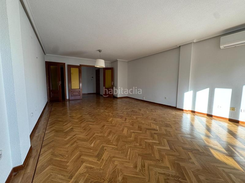 Foto 4e1afd78-317c-4b3c-8bfe-12b94ccb7111. Lloguer pis amb calefacció aparcament piscina a Avenida Europa Pozuelo de Alarcón