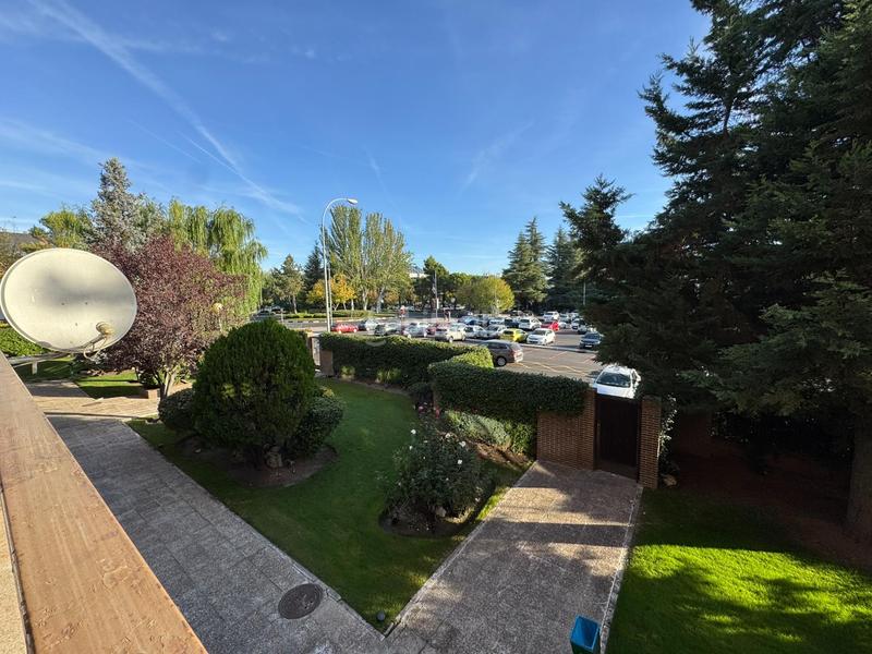 Foto e8b010e8-407f-45e6-805a-762ee15e66fe. Lloguer pis amb calefacció aparcament piscina a Avenida Europa Pozuelo de Alarcón