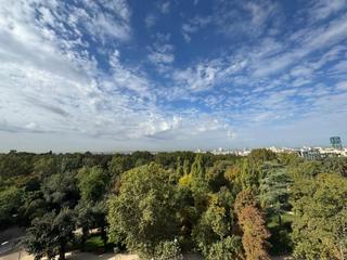 Miete Dachwohnung  Avenida menendez pelayo. Espectacular ático a estrenar con vistas al retiro 3hab  2wc