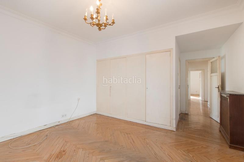 Foto 109a0af0-45c6-47df-a45a-a6ed21873e64. Flat with heating in Almagro Madrid