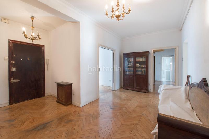 Foto 845c4438-108f-4aea-b6e2-097bdd6b75a3. Flat with heating in Almagro Madrid