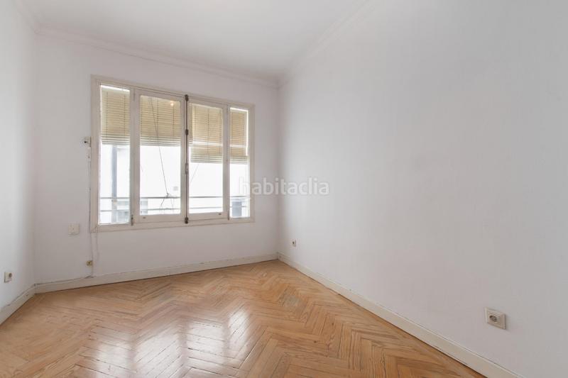 Foto a2acc3b9-17f8-4e73-8f67-2832a44feea6. Flat with heating in Almagro Madrid