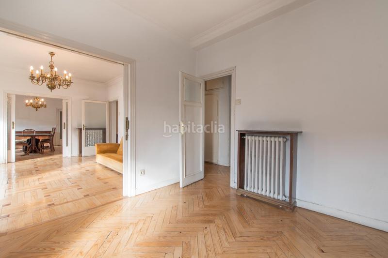 Foto b7845913-83e7-448d-b803-2c55e02f8107. Flat with heating in Almagro Madrid