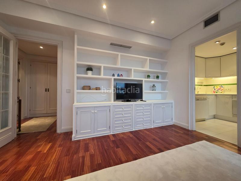 Foto 17445384-eb16-4637-8367-5f22f04de088. Rent flat with heating parking pool in Castilla Madrid