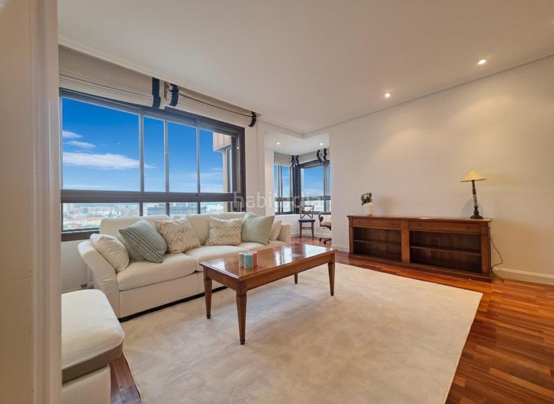 Foto 2603d8fa-9215-4e00-8b30-324dafd281b7. Rent flat with heating parking pool in Castilla Madrid