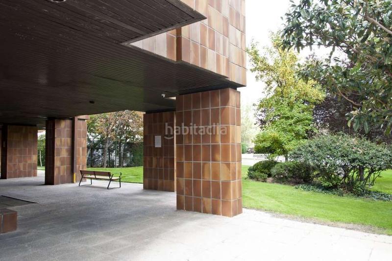 Foto 41d81a97-9b35-47c0-bd53-ff20605394e9. Rent flat with heating parking pool in Castilla Madrid
