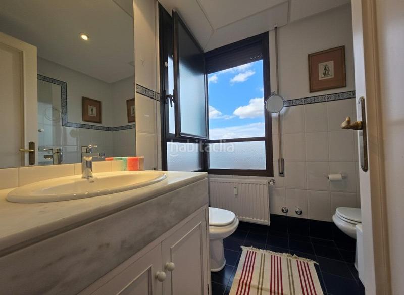 Foto a716a2fd-f171-4ba7-b3af-76d10a0bd97b. Rent flat with heating parking pool in Castilla Madrid