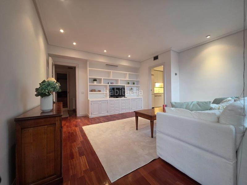 Foto a8721060-d1d9-4811-8e1f-6dcc5245fbe6. Rent flat with heating parking pool in Castilla Madrid