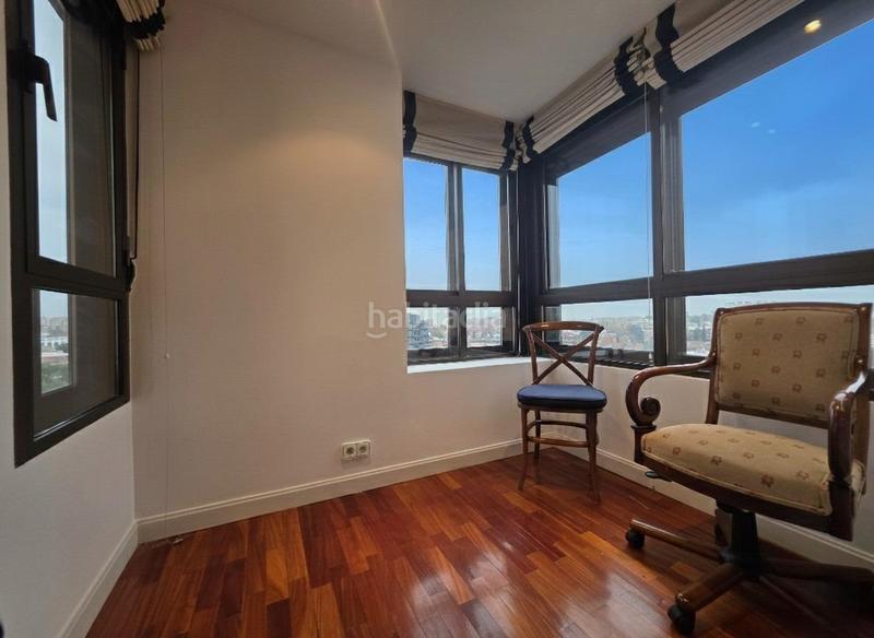 Foto b3c07c3a-60fe-4a20-84e5-bc17774da877. Rent flat with heating parking pool in Castilla Madrid