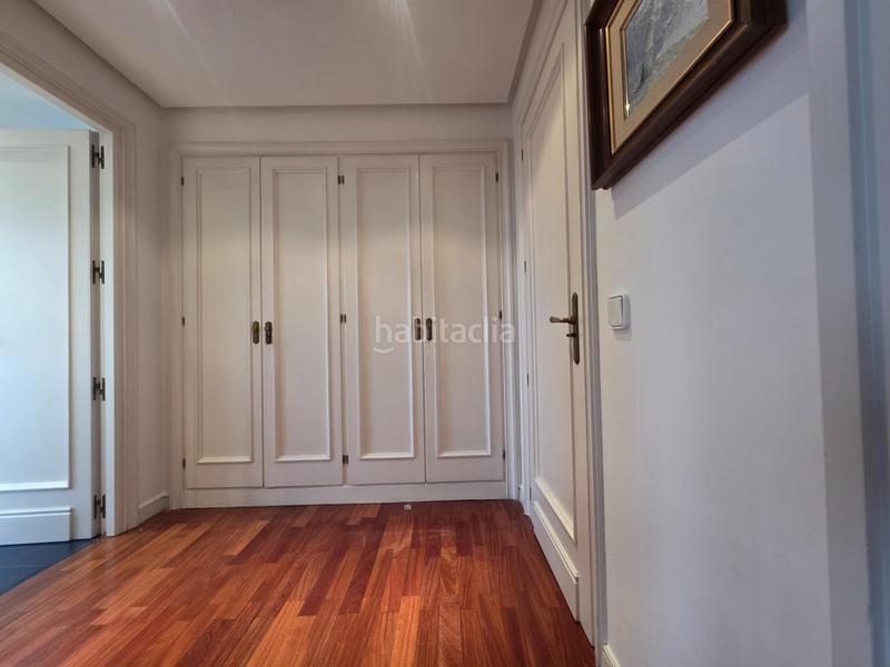 Foto f1737996-703a-4620-92c0-2b89f1105ffa. Rent flat with heating parking pool in Castilla Madrid