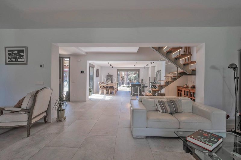 Foto 21a54ddd-1c1b-47da-b6ad-c79bcd91e725. Maison jumelée avec parking dans Urbanización Este-Montepríncipe Boadilla del Monte