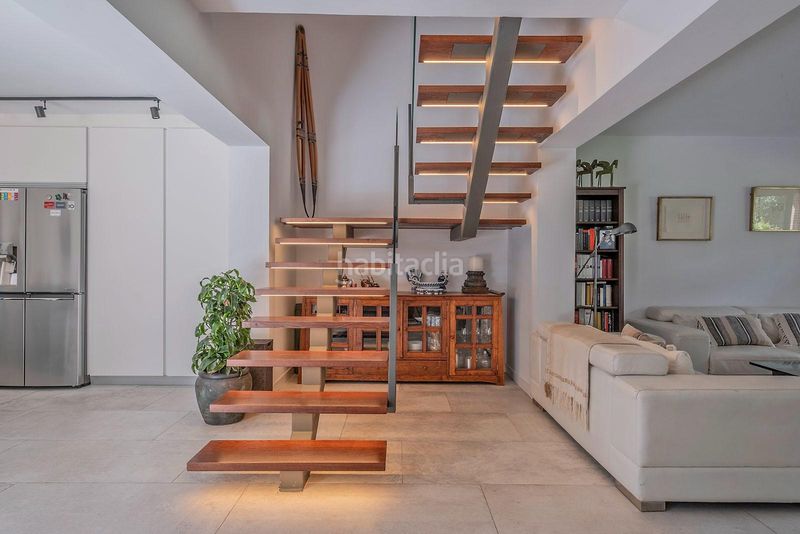 Foto 37a106a7-47ff-4cd0-a732-1db9cf98afde. Maison jumelée avec parking dans Urbanización Este-Montepríncipe Boadilla del Monte